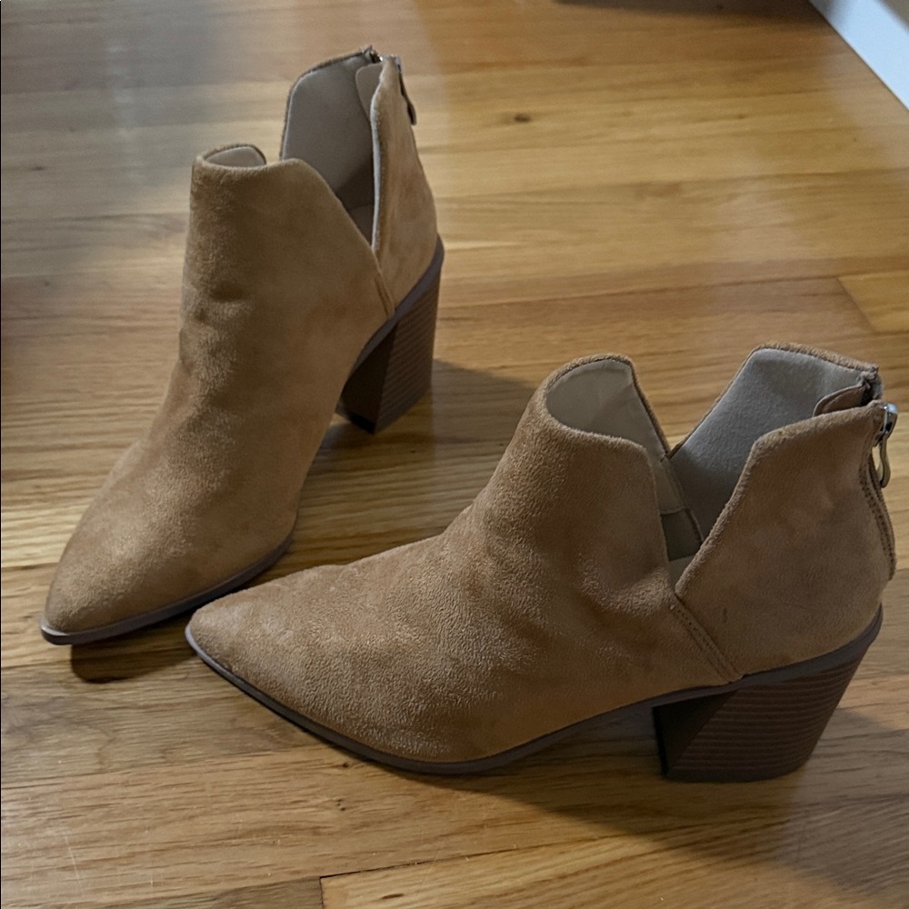 Tan Pointed Toe Block Heel Booties – Size 8